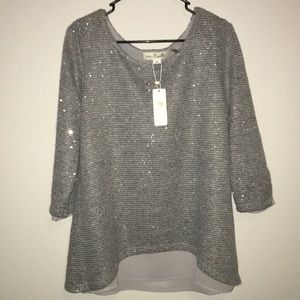 Gray sweater with 3/4 sleeves